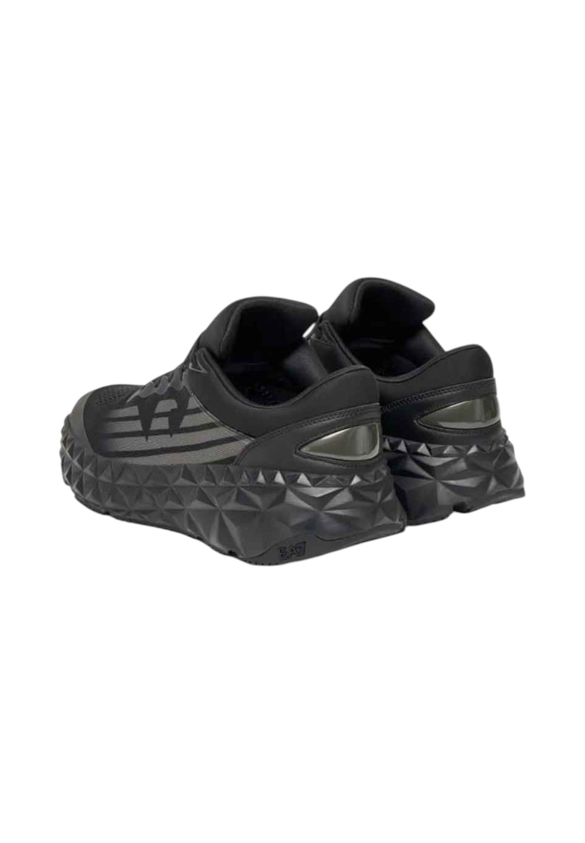 Sneakers X8X239 Triple Black, Gunmeta