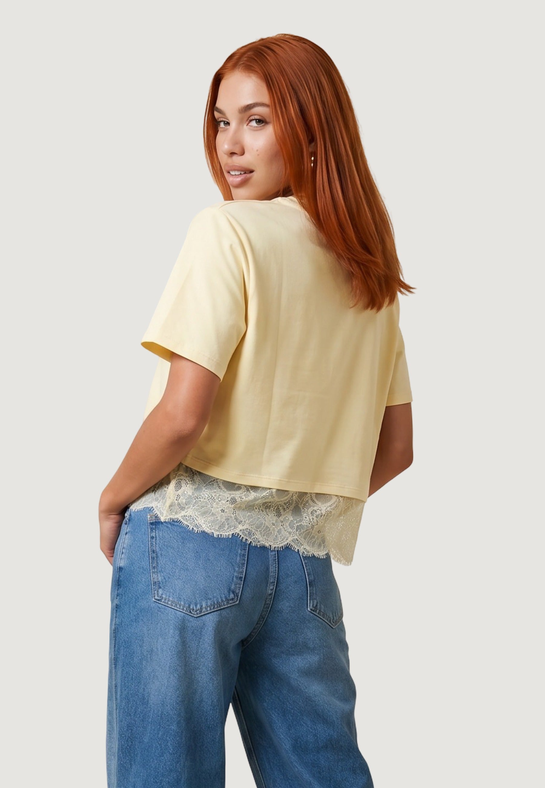 T-shirt a Maniche Corte t-shirt con balza pizzo 26511-3 Giallino