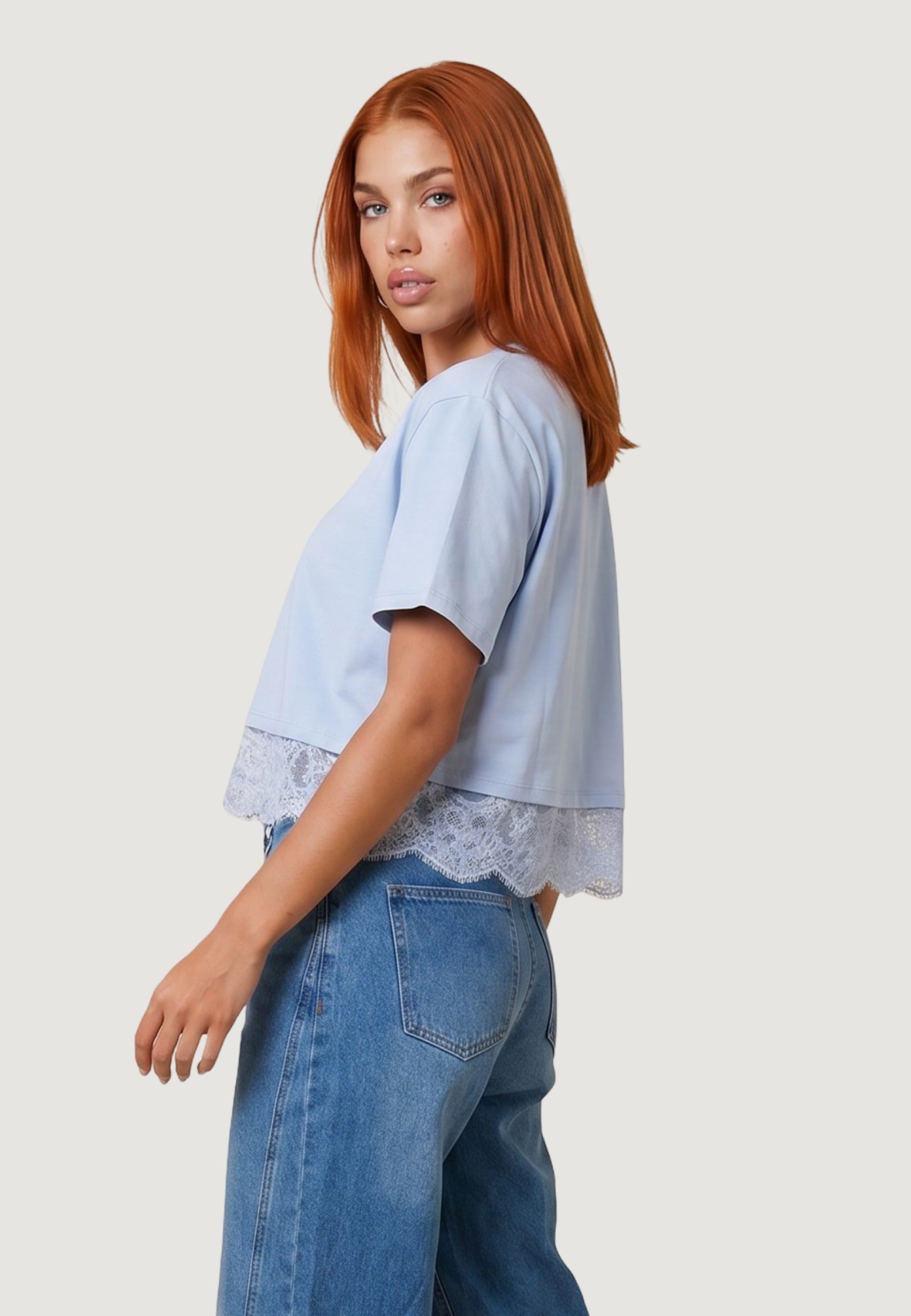 T-shirt a Maniche Corte t-shirt con balza pizzo 26511-3 Celeste