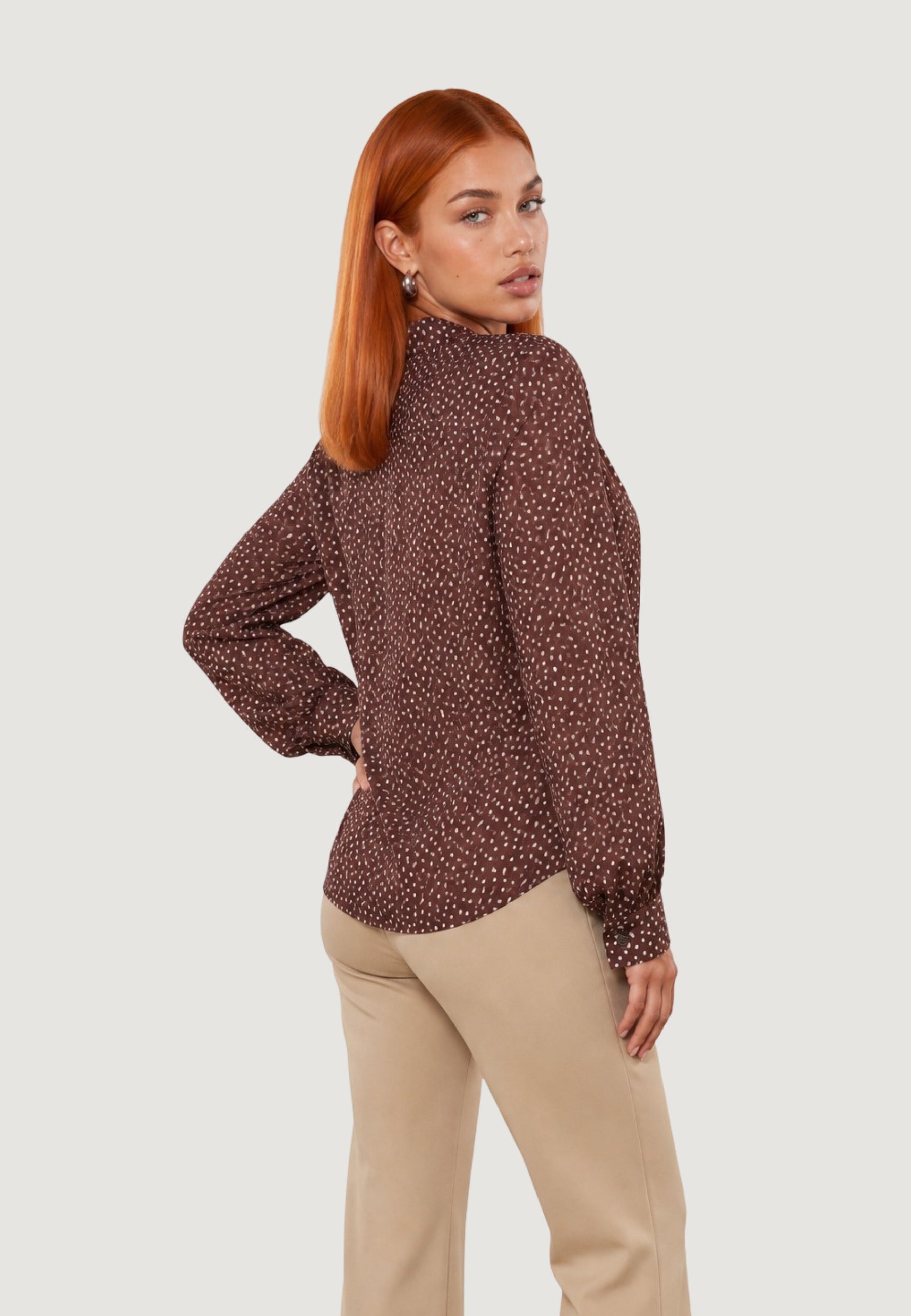 Blusa blusa doppia georgette con cravattino 9060 Moro