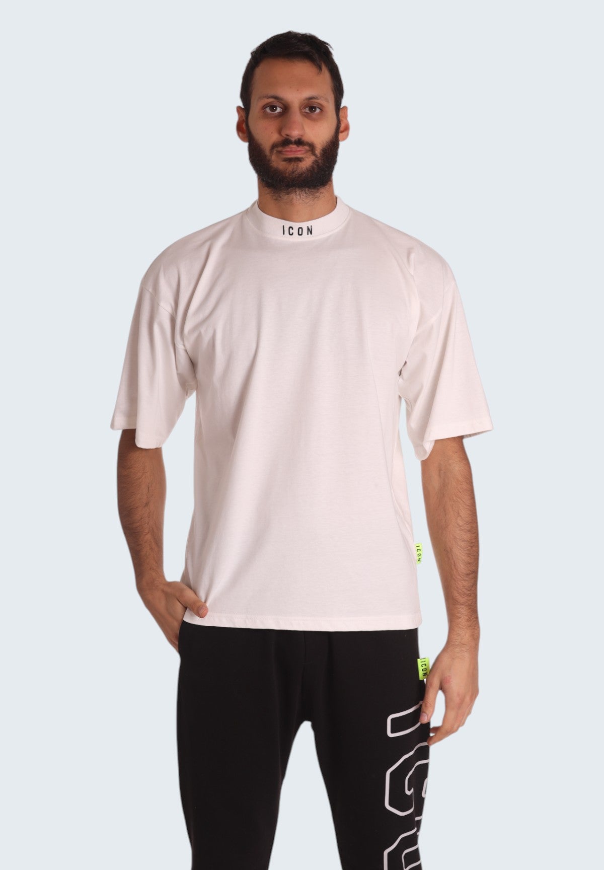 T-shirt con Stampa IU9066T Off White