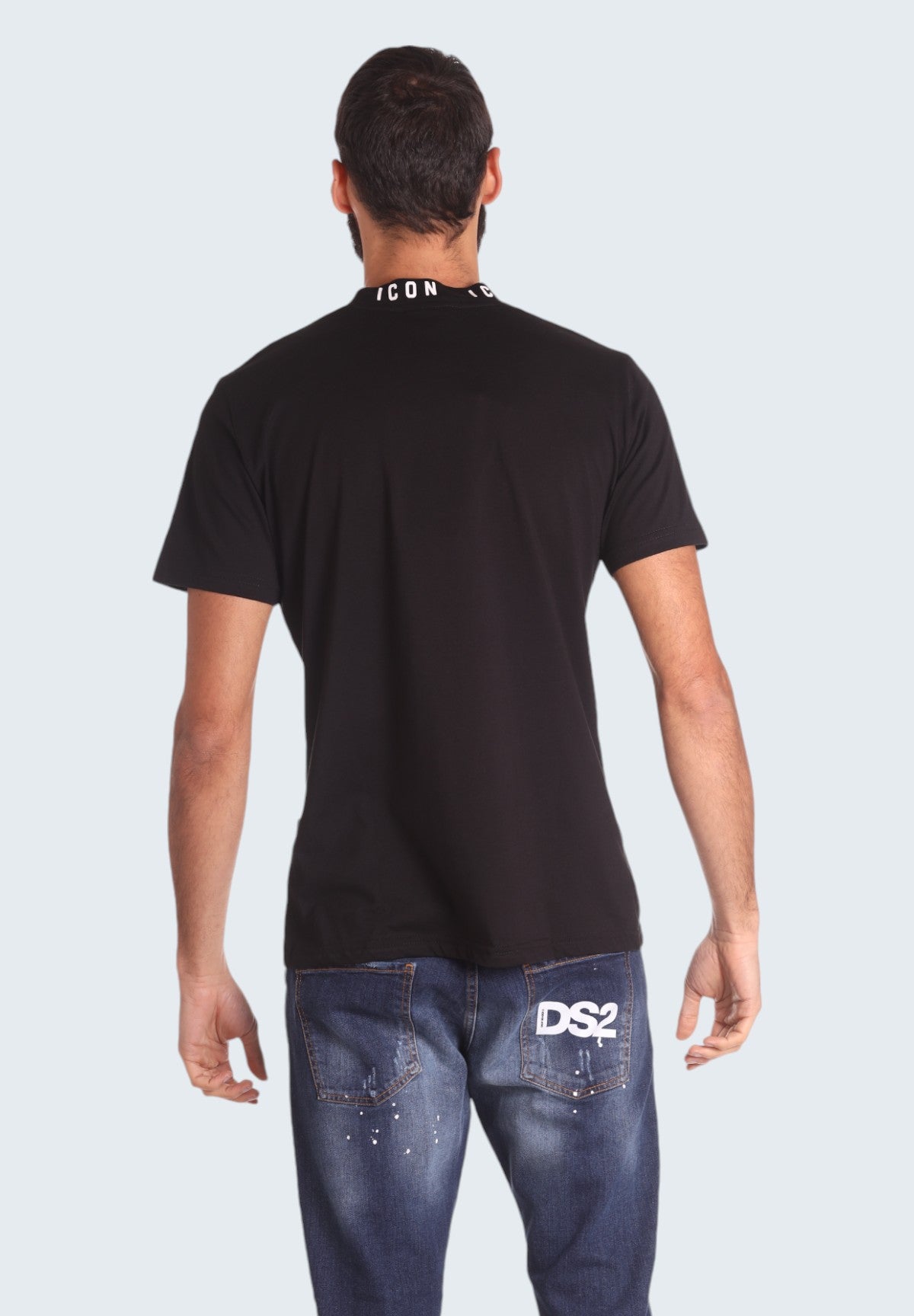 T-shirt con Stampa T-Shirt Con Logo Su Collo IU9069T Nero