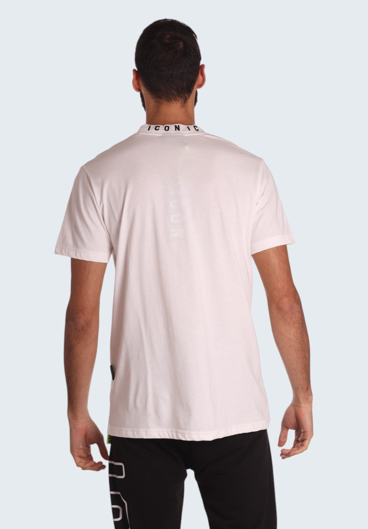 T-shirt con Stampa T-Shirt Con Logo Su Collo IU9069T Off White