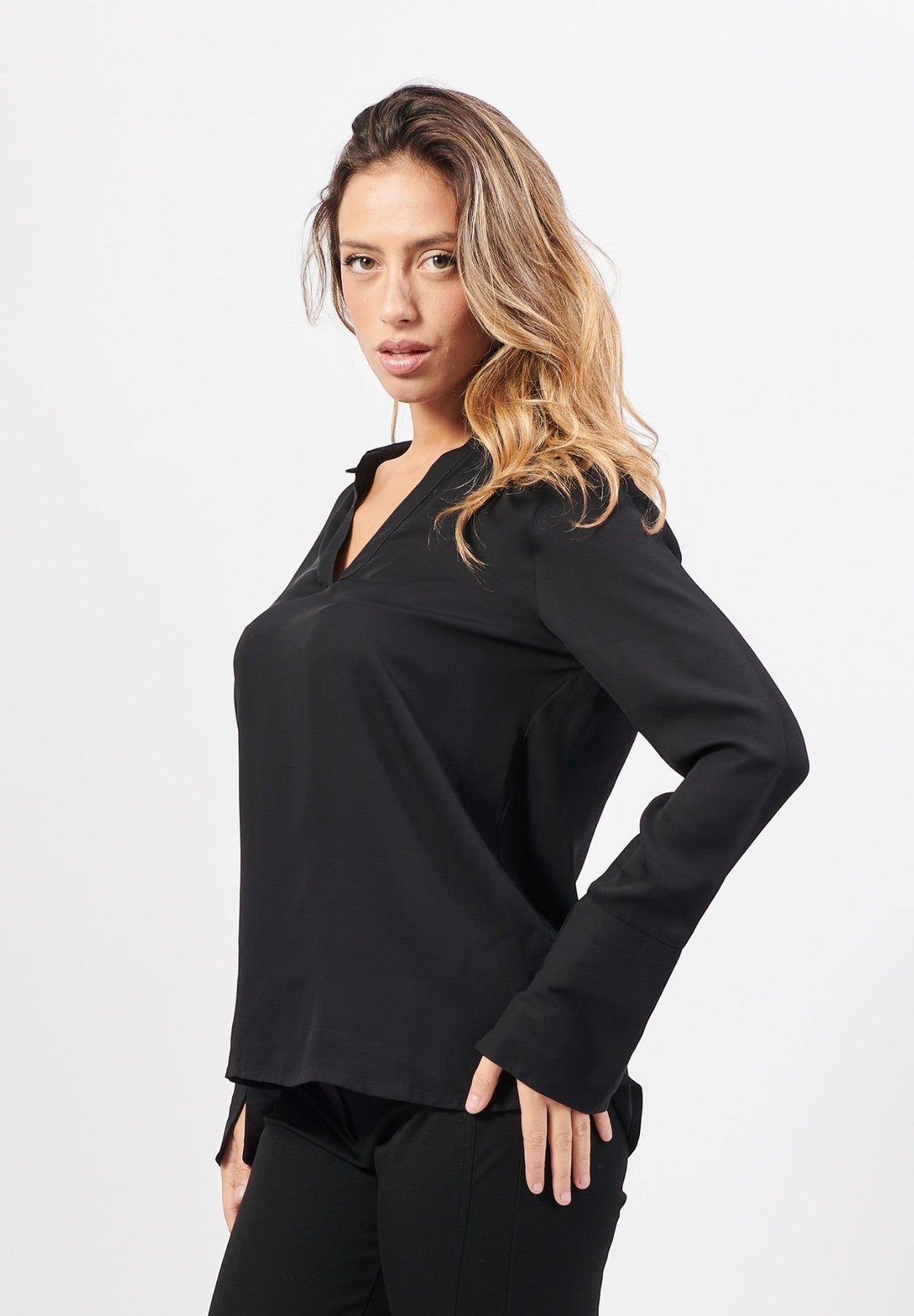 Blusa Blusa con Scollo a V GPA24288BL Black