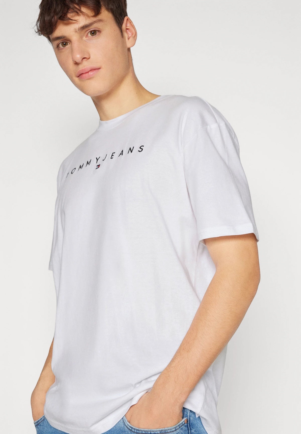 T-shirt con Stampa Tjm Reg Linear Logo DM0DM17993 White