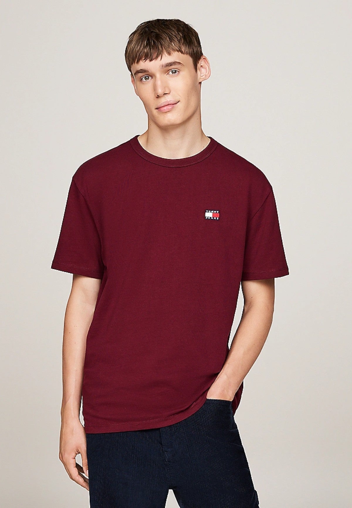 T-shirt a Maniche Corte Tjm Reg Badge Tee Ex DM0DM17995 Deep Rouge